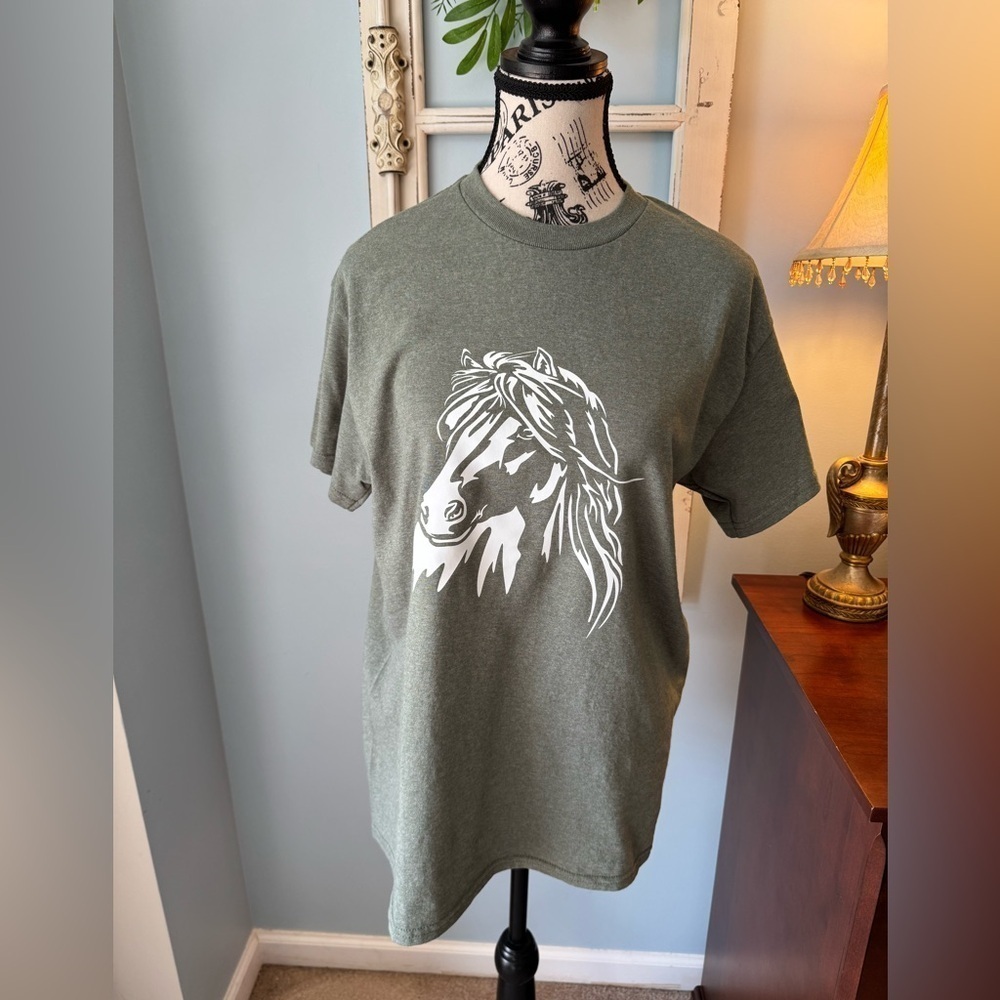NEW Adult Medium Equestrian Horse Green T-Shirt Custom
